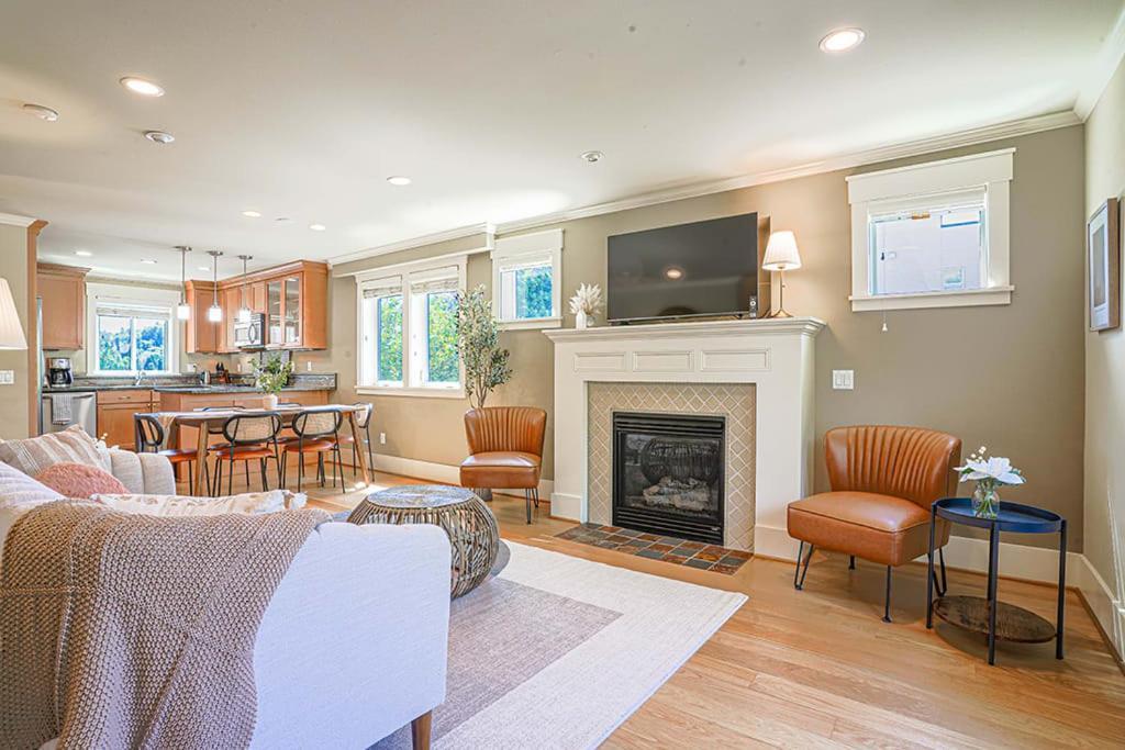 סיאטל Exquisite Central Townhome With Spacious Loft And Gourmet Kitchen מראה חיצוני תמונה