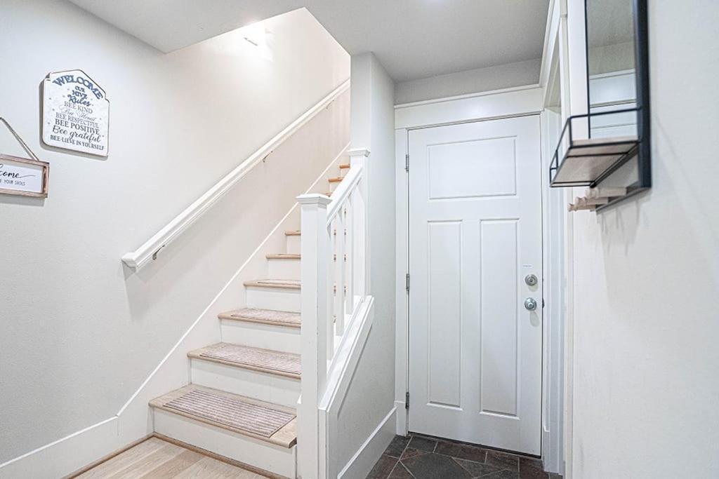 סיאטל Exquisite Central Townhome With Spacious Loft And Gourmet Kitchen מראה חיצוני תמונה